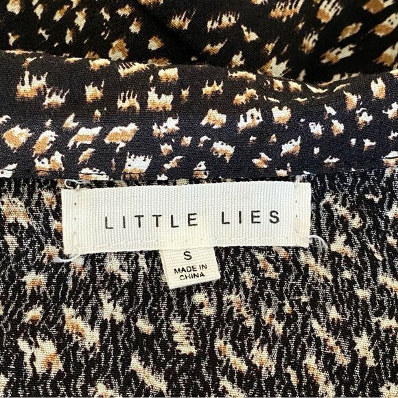 Little Lies Animal Print Button Up Blouse Sz S - Picture 4 of 8